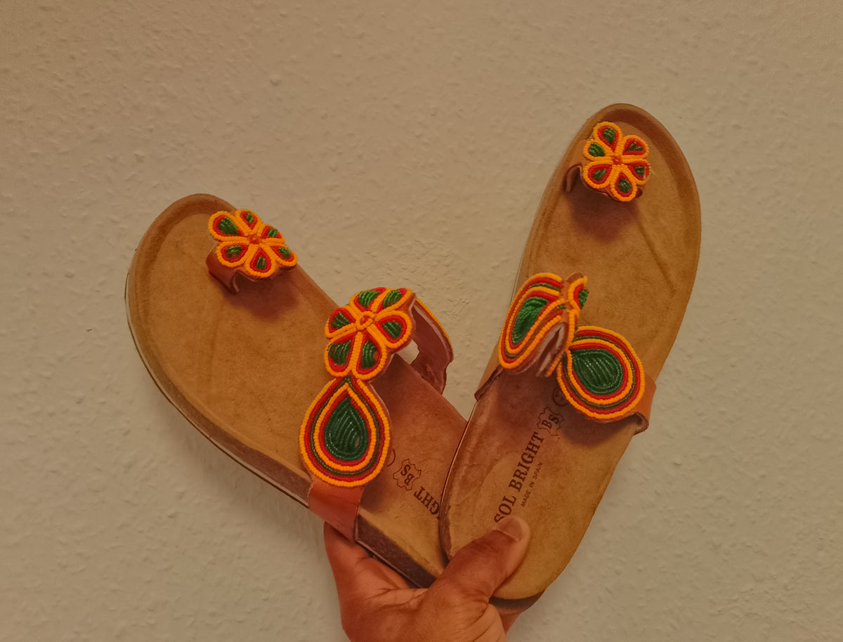 Semelles orthopédiques africaines perlées fabriquées par les artisans Kenya 🇰🇪