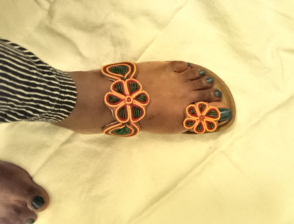 Semelles orthopédiques africaines perlées fabriquées par les artisans Kenya 🇰🇪