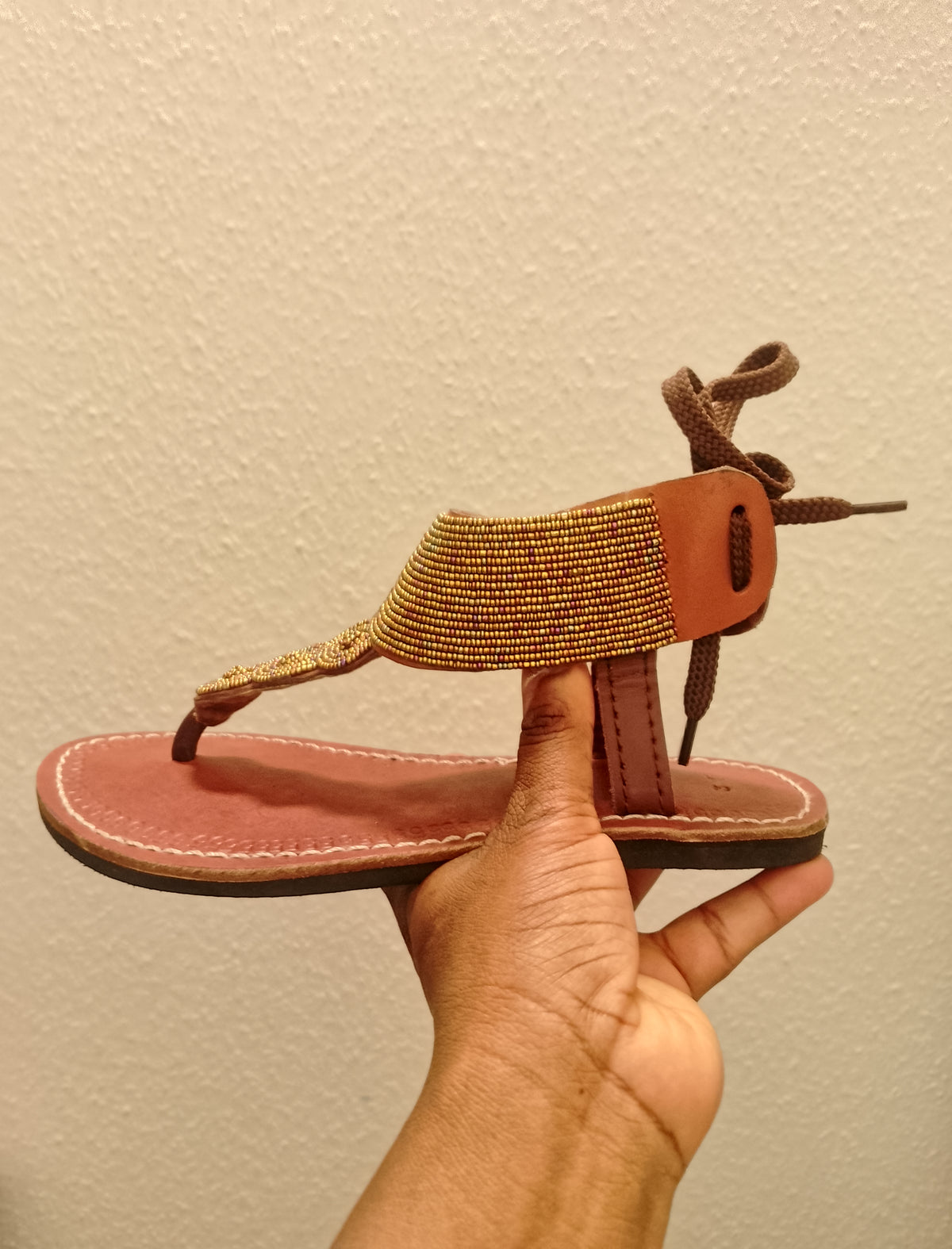 Sandale en cuir marron avec cordes derrière✨